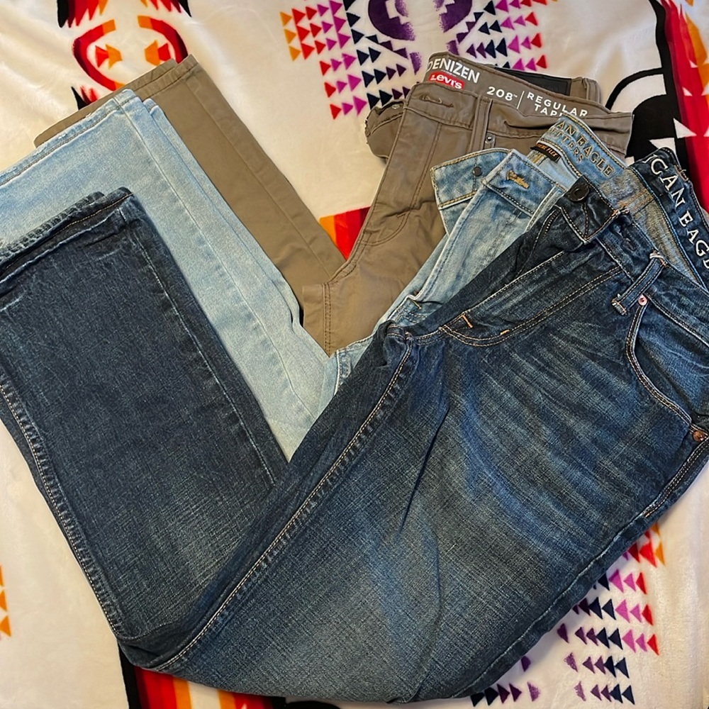 Men’s jeans
Levi’s Denizen
American Eagle X 2
Size 29X32